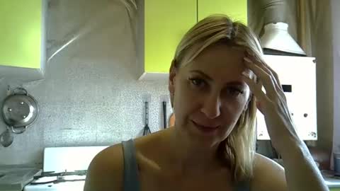 Snapshot of ashleyxhoney chatting on September 9, 2025, 6:35 am AshleyXHoney online show from September 9, 2025, 6:35 am