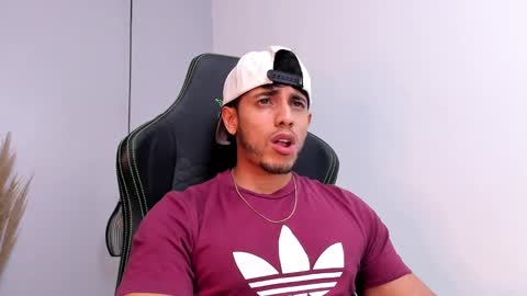 Snapshot of ashton_coleman_ chatting on February 15, 2025, 9:27 am my name real is camilo online show from February 15, 2025, 9:27 am