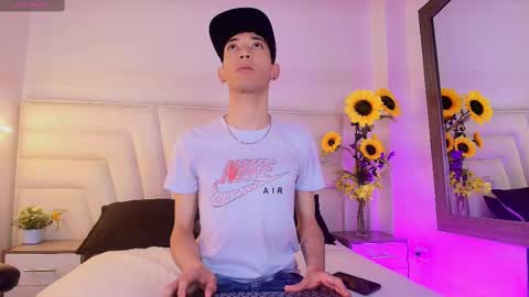 Snapshot of ashton_myers chatting on September 28, 2025, 12:21 pm Ashton Myers online show from September 28, 2025, 12:21 pm