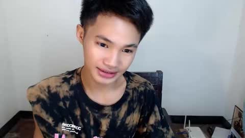 Snapshot of asian_lover05 chatting on November 20, 2025, 12:05 pm asian_lover05 online show from November 20, 2025, 12:05 pm