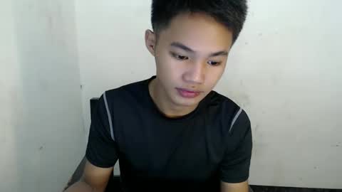 Snapshot of asian_lover05 chatting on December 3, 2025, 1:46 am asian_lover05 online show from December 3, 2025, 1:46 am