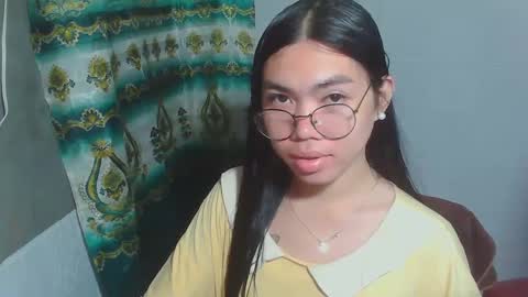 Snapshot of asian_rhean chatting on February 21, 2025, 9:56 am Rhean online show from February 21, 2025, 9:56 am