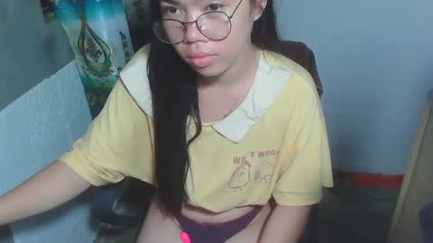 Snapshot of asian_rhean chatting on March 3, 2025, 8:38 am Rhean online show from March 3, 2025, 8:38 am