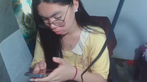 Snapshot of asian_rhean chatting on March 9, 2025, 5:00 am Rhean online show from March 9, 2025, 5:00 am