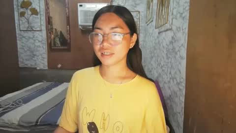 Snapshot of asian_rhean chatting on October 14, 2025, 11:05 pm Rhean online show from October 14, 2025, 11:05 pm