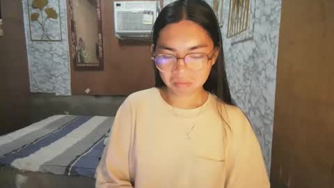 Rhean online show from November 7, 2025, 11:27 pm