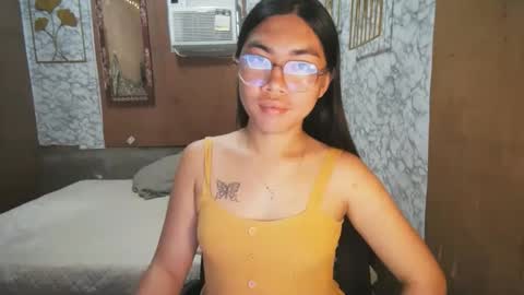 Rhean online show from November 12, 2025, 11:03 pm