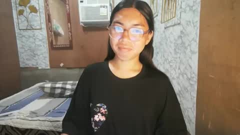 Rhean online show from November 21, 2025, 10:19 pm