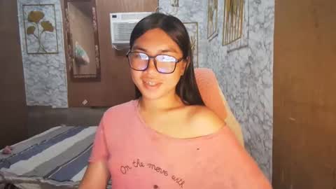 Rhean online show from November 24, 2025, 11:37 pm