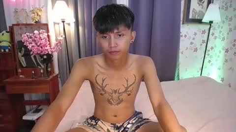 Snapshot of asiansmokeyxx chatting on December 6, 2024, 11:11 am prince online show from December 6, 2024, 11:11 am