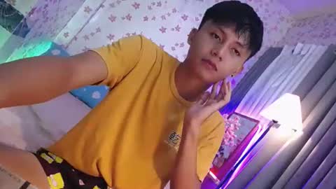 Snapshot of asiansmokeyxx chatting on February 16, 2025, 1:38 pm prince online show from February 16, 2025, 1:38 pm