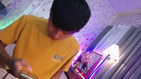 Snapshot of asiansmokeyxx chatting on February 18, 2025, 5:21 pm prince online show from February 18, 2025, 5:21 pm