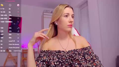 Snapshot of askcaroline chatting on March 9, 2025, 3:27 pm Caroline online show from March 9, 2025, 3:27 pm