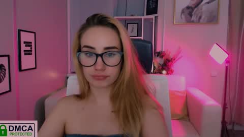 Snapshot of asol_muah chatting on December 25, 2024, 3:18 am Asol online show from December 25, 2024, 3:18 am