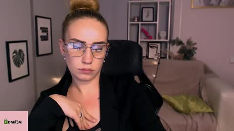 Snapshot of asol_muah chatting on January 3, 2025, 3:27 am Asol online show from January 3, 2025, 3:27 am