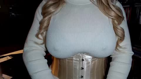 Aspen Vale online show from November 23, 2025, 5:18 am