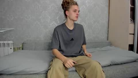 Snapshot of asphalt_surfer chatting on September 9, 2025, 1:21 pm asphalt surfer online show from September 9, 2025, 1:21 pm