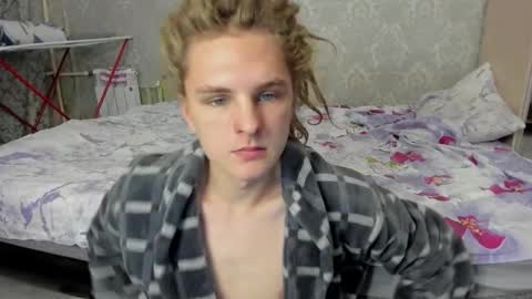 Snapshot of asphalt_surfer chatting on October 19, 2025, 10:27 am asphalt surfer online show from October 19, 2025, 10:27 am
