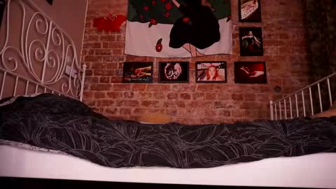 Snapshot of assgives chatting on November 6, 2025, 2:45 am Eva online show from November 6, 2025, 2:45 am