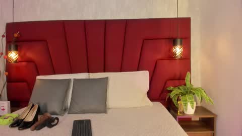 Snapshot of asshley_cute chatting on December 2, 2025, 7:31 pm instagramsoofiaa giraldo online show from December 2, 2025, 7:31 pm