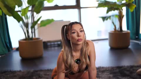 Starting 930 PM EU TIME online show from December 2, 2025, 10:31 am