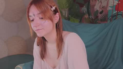 Snapshot of astra_lis chatting on October 3, 2025, 8:44 am Astra online show from October 3, 2025, 8:44 am