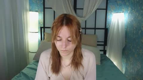 Snapshot of astra_lis chatting on October 5, 2025, 12:25 pm Astra online show from October 5, 2025, 12:25 pm