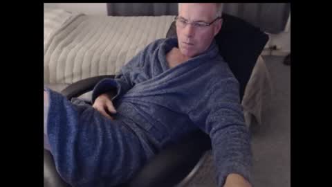 Snapshot of astrajman chatting on October 9, 2025, 5:44 pm horny older online show from October 9, 2025, 5:44 pm