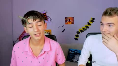 Snapshot of astren_villo chatting on October 23, 2025, 12:59 pm astren online show from October 23, 2025, 12:59 pm