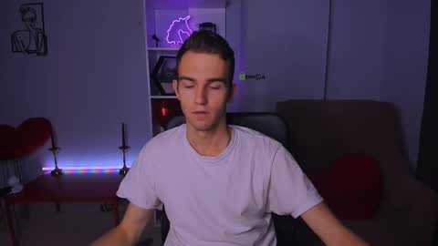 Snapshot of astren_villo chatting on November 13, 2025, 1:21 pm astren online show from November 13, 2025, 1:21 pm