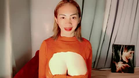 Snapshot of astrid_khalifa chatting on February 13, 2025, 1:37 pm Astrid online show from February 13, 2025, 1:37 pm