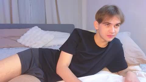 Snapshot of astrodesire chatting on November 20, 2025, 3:56 pm Evan online show from November 20, 2025, 3:56 pm