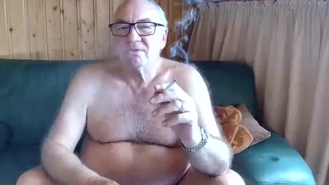 Snapshot of asusandy chatting on February 18, 2025, 11:00 am asusandy online show from February 18, 2025, 11:00 am