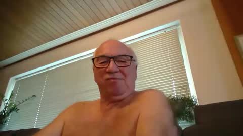 Snapshot of asusandy chatting on February 28, 2025, 1:14 pm asusandy online show from February 28, 2025, 1:14 pm