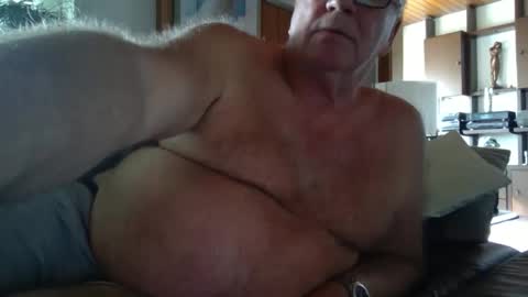 Snapshot of asusandy chatting on September 19, 2025, 10:38 am asusandy online show from September 19, 2025, 10:38 am