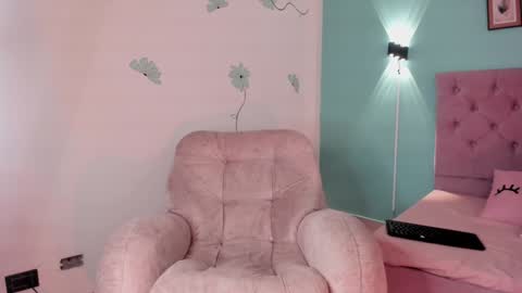 Snapshot of atenajb chatting on January 4, 2025, 2:14 pm ATENA online show from January 4, 2025, 2:14 pm