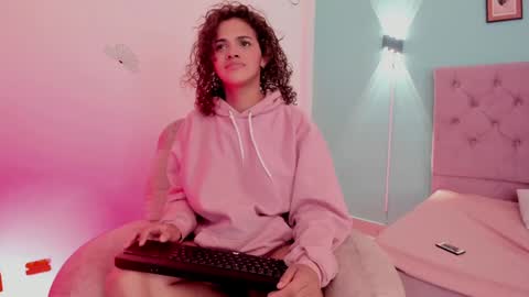 Snapshot of atenajb chatting on January 9, 2025, 9:16 pm ATENA online show from January 9, 2025, 9:16 pm