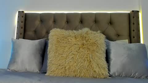 Atenea Hank online show from January 5, 2025, 6:02 pm