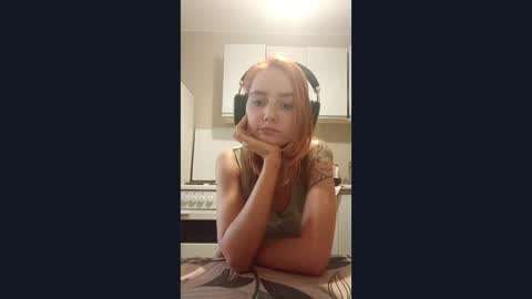 Snapshot of aubreykrenzer chatting on October 4, 2025, 1:09 pm Bella online show from October 4, 2025, 1:09 pm