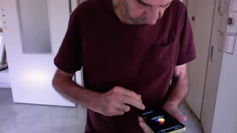 Snapshot of auguste061400 chatting on December 2, 2024, 9:24 am auguste061400 online show from December 2, 2024, 9:24 am