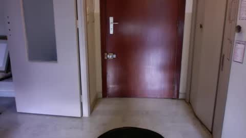 Snapshot of auguste061400 chatting on December 18, 2024, 9:36 am auguste061400 online show from December 18, 2024, 9:36 am