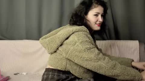 Snapshot of aundreareddin chatting on December 16, 2025, 7:52 pm sabina online show from December 16, 2025, 7:52 pm