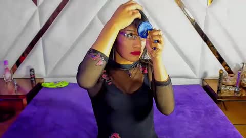 Monii Yi online show from March 2, 2025, 1:58 am