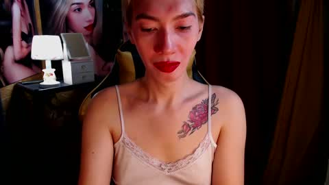 Snapshot of aurakharisma_xx chatting on December 20, 2024, 2:19 am Miss awra online show from December 20, 2024, 2:19 am