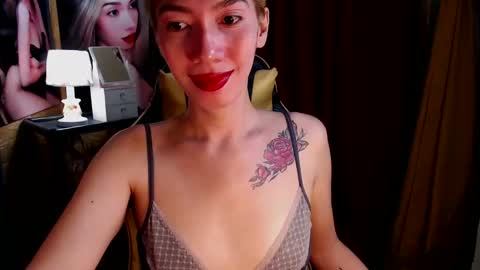 Snapshot of aurakharisma_xx chatting on December 24, 2024, 4:44 am Miss awra online show from December 24, 2024, 4:44 am