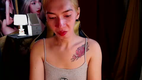 Snapshot of aurakharisma_xx chatting on January 6, 2025, 3:09 am Miss awra online show from January 6, 2025, 3:09 am