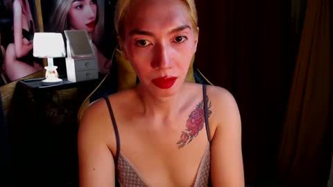 Snapshot of aurakharisma_xx chatting on January 7, 2025, 8:13 am Miss awra online show from January 7, 2025, 8:13 am