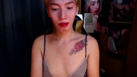 Snapshot of aurakharisma_xx chatting on January 11, 2025, 5:52 am Miss awra online show from January 11, 2025, 5:52 am