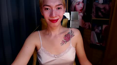 Snapshot of aurakharisma_xx chatting on January 12, 2025, 5:24 am Miss awra online show from January 12, 2025, 5:24 am