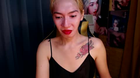 Snapshot of aurakharisma_xx chatting on January 23, 2025, 5:35 am Miss awra online show from January 23, 2025, 5:35 am